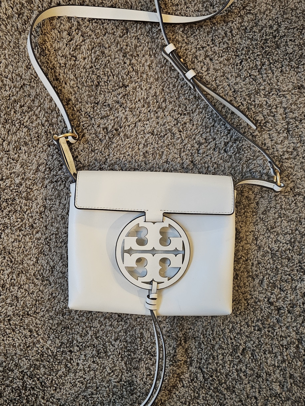 Tory Burch | Brand New White Leather Crossbody Bag with Cutout Medallion